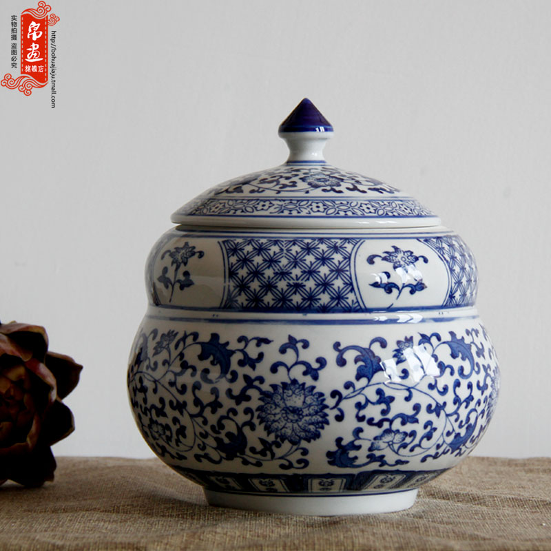 Jingdezhen blue and white porcelain tea pot of tea cake box primitive simplicity decoration household ceramics creative tea ware porcelain