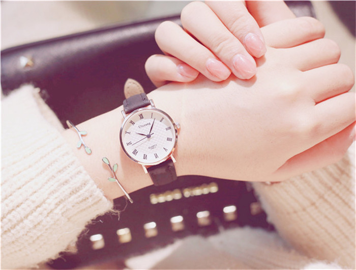 Sen vòng tay nữ phiên bản Hàn Quốc của sinh viên đơn giản hoang dã chic chic phong cách lạnh lùng nhỏ ngọc hồng lựu