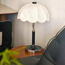 Retro Designer Bedroom Table Lamp, French and American Style Fabric Printed Study Room Master Bedroom Bedside Lamp, High-End Atmosphere Lamp
