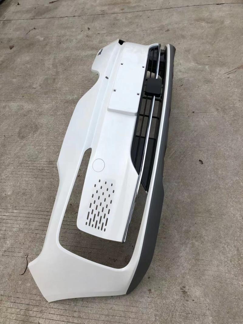 Suitable for BAIC EU5 front bumper rear bumper new energy eu500 front bumper rear bumper surrounding lower side skirt accessories