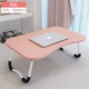 Phòng ngủ với sinh viên đại học bền bỉ đặt một chiếc bàn nhỏ trên giường laptop với một cô gái bàn sáng tạo - Bàn mẫu bàn học sinh