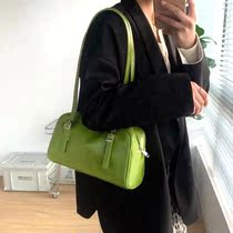 My familys fattening homemade summer green single shoulder bag small crowdpack ins2021 new 100 hitch bag