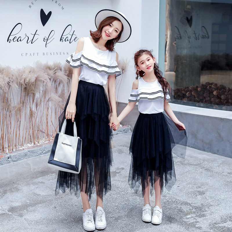 Net celebrity parent-child clothing 2022 new summer two-piece mother and daughter clothing fashion Western style summer clothing cotton suit dress