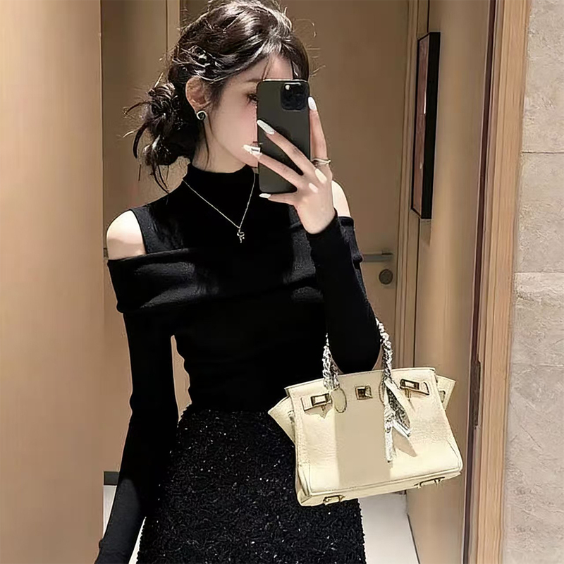 French-Style Off-Shoulder Half-High Collar Knit Sweater for Women, Black Slim-Fit Long-Sleeve Sweater with a Stylish Design, Elegant Inner Layering Top