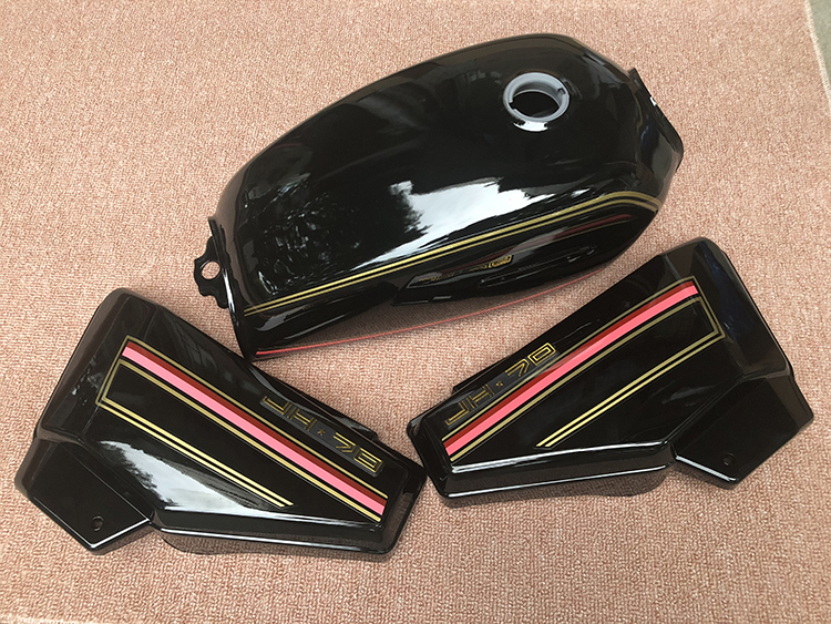 Motorcycle accessories Jialing 70 fuel tank JH70 fuel tank thickened fuel tank black army green gasoline tank