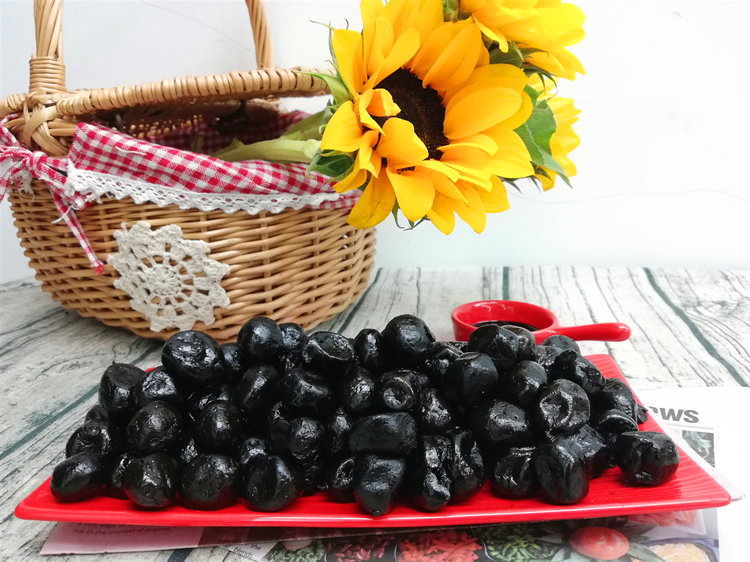 Chaoshan old medicine orange soaked in water salty kumquat pickled aged rock candy kumquat dry salty sweet candied Chaozhou three treasure snacks