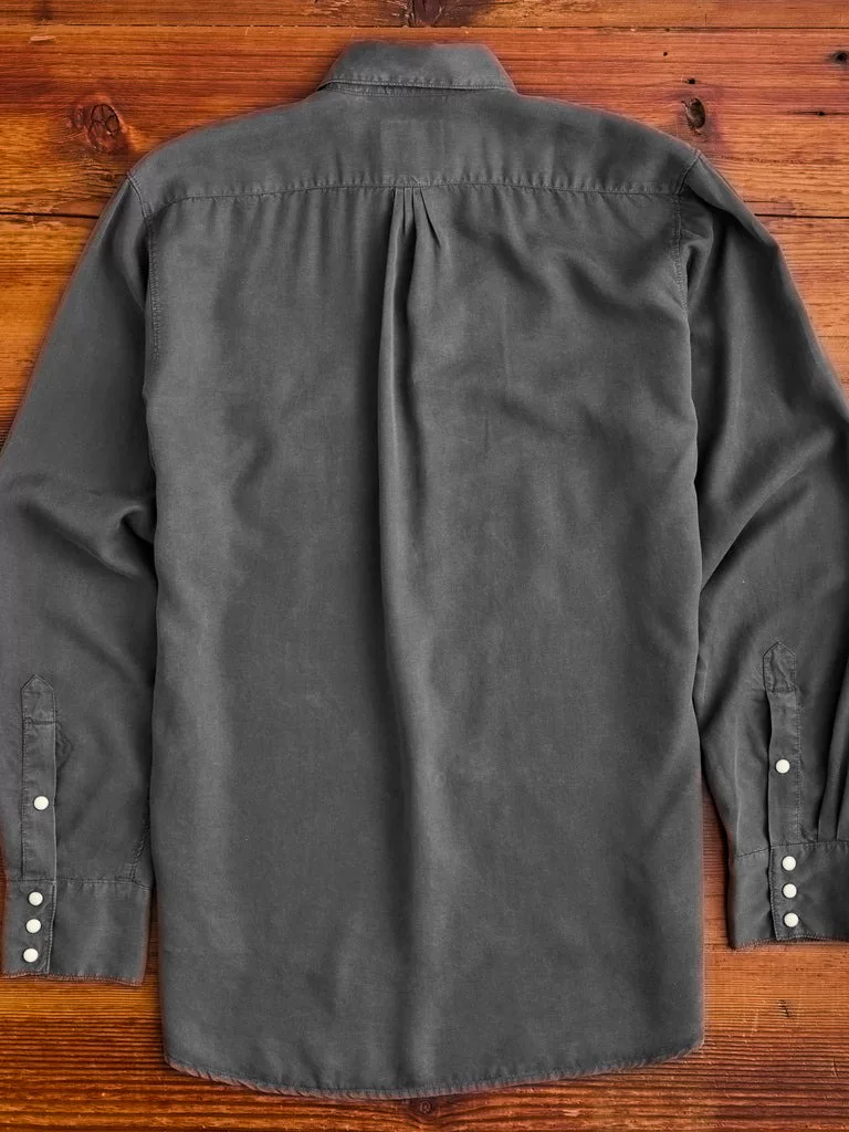 Американская рубашка WYTHE из TENCEL черная с черной небесной хлопковой жемчужной жемчужной подкладкой