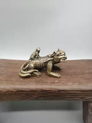 Antique small ornaments Zhaocai small unicorn pure copper unicorn small ornaments confused unicorn small bronze table ornaments
