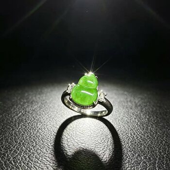 Natural grade a jade green gourd ring