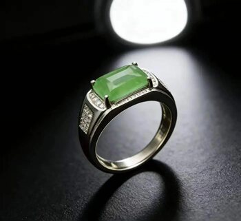 Natural grade a jade saddle ring