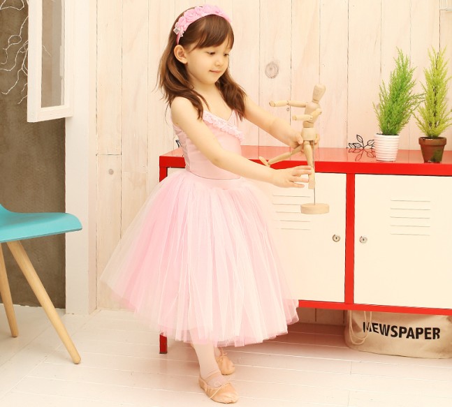 Children's long version of ballet dancer dress fluffy skirt half-body mesh yarn dress girl half-cut long yarn dress rehearsal for a dress