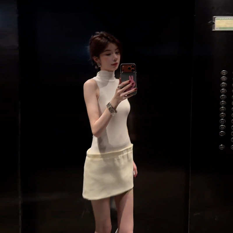 Korean-Style Light Mature Style Slim-Fit Knitted White Dress for Women, High-Neck Sleeveless Bodycon Short Dress, Slimming and Anti-Exposure Korean-Style Light Mature Style Slim-Fit Knitted White Dress for Women, High-Neck Sleeveless Bodycon Short Dress, Slimming and Anti-Exposure