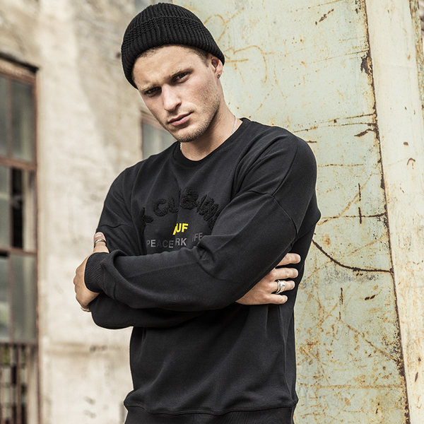 AKseries 男式套头圆领卫衣 聚划算+天猫优惠券折后￥99包邮（￥199-100​）2色可选