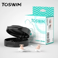 Взрослый модель моделя и белый круг из бусин