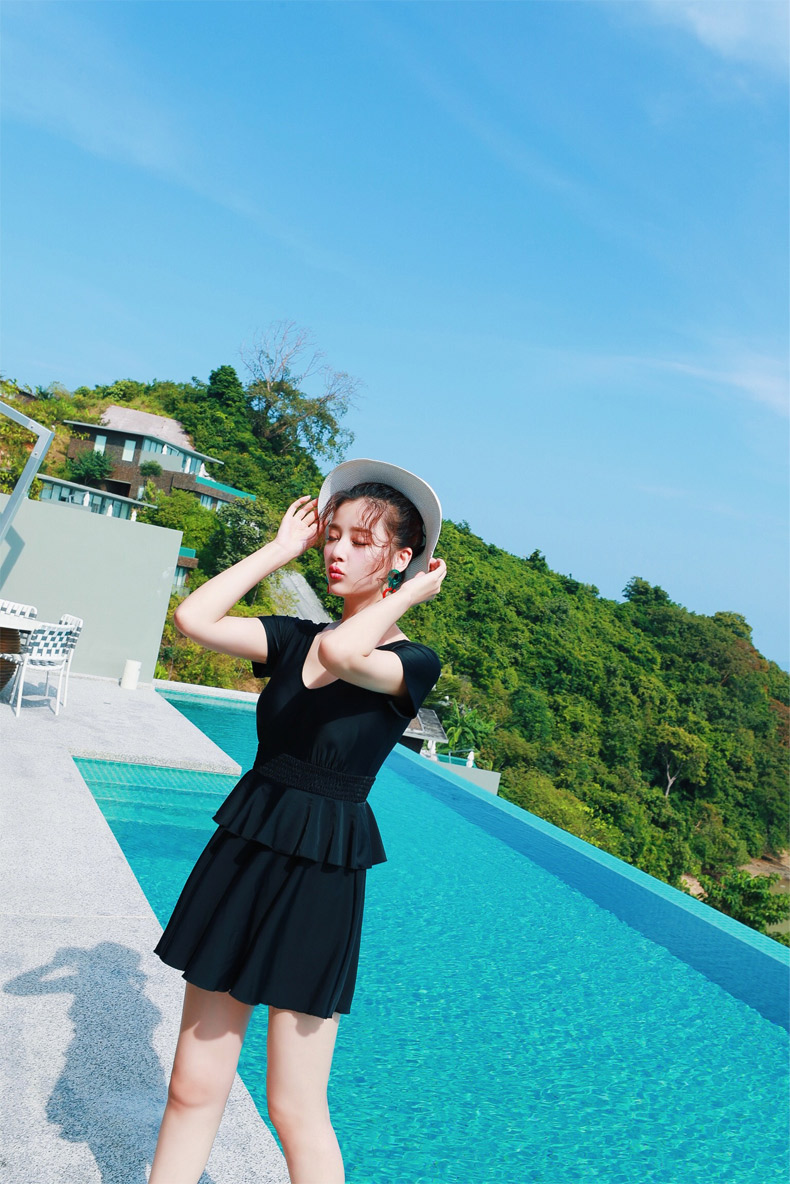 Bộ đồ bơi nữ mùa xuân 2018 mới nóng bỏng liền kề bảo thủ cỡ lớn chất béo mm200 kg che bụng áo tắm thon gọn mùa đông - Bộ đồ bơi One Piece đồ bơi nữ một mảnh