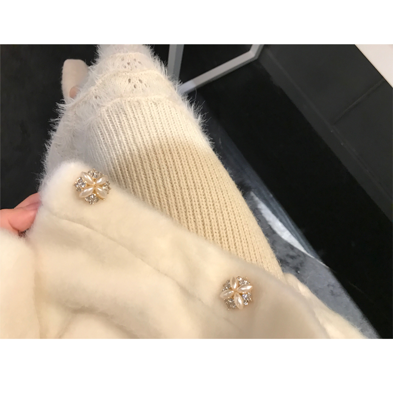 Mùa đông 2018 cộng với cotton ấm ngọc trai khóa siêu mềm dễ thương áo trắng ngắn ấm áp mùa đông bạn nhé áo cardigan nữ