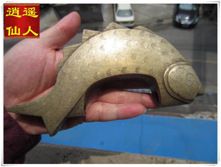 (Carefree Fairy) Late Qing yellowing big fish bronze lock and not old bag retreat