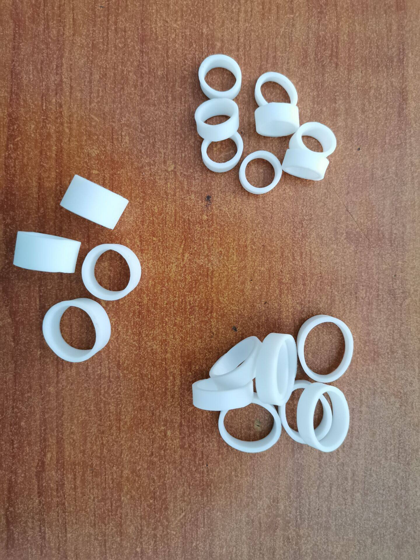 White rubber band mobile phone data cable cowhide band leather sleeve rubber ring white wire rubber band wide USB line leather ring