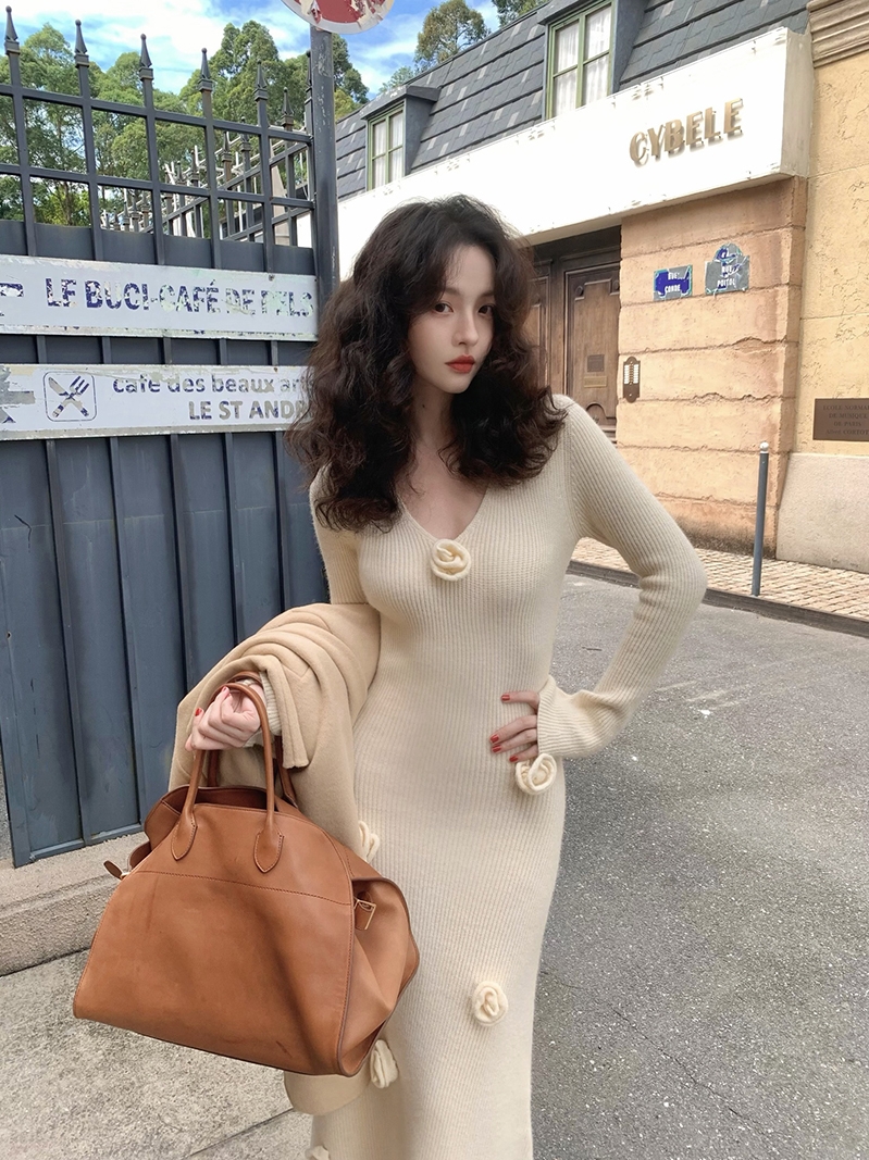 Wine Afternoon Homemade Style Vintage Vintage 2023 Autumn Winter New Solid Flowers Design V Collar Long knitted one-piece dress-Taobao