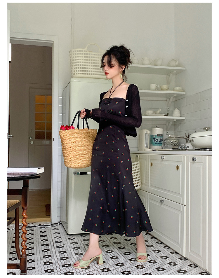 酒午自制法式仿醋酸垂感印花挂脖抹胸裙高腰显瘦碎花吊带连衣裙女详情11