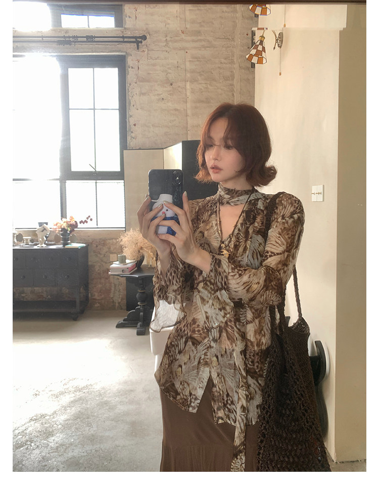 KELIFAN Leopard Print V-Neck Shirt