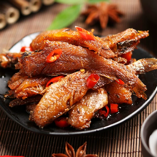 抓鱼的猫 Spicy Little Yellow Croaker 50G Spight Little Fish Хрустящая сушеная рыба, чтобы удовлетворить аппетит и выпить закуски