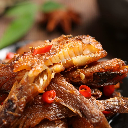 抓鱼的猫 Spicy Little Yellow Croaker 50G Spight Little Fish Хрустящая сушеная рыба, чтобы удовлетворить аппетит и выпить закуски
