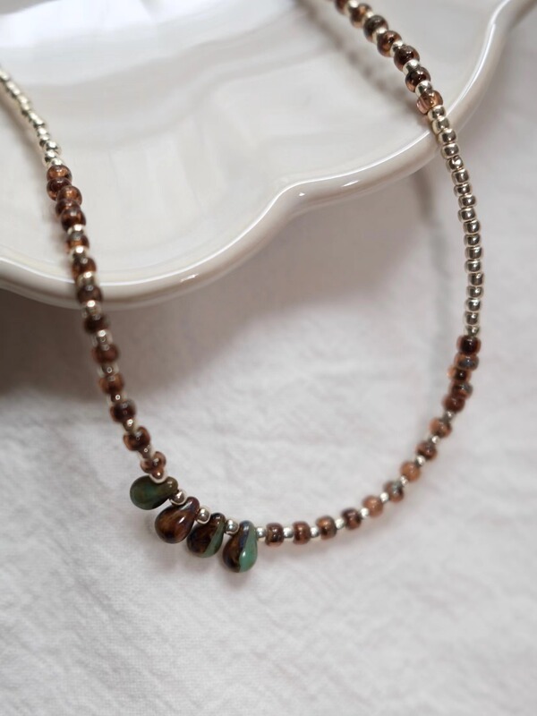 Madebyl Original Handmade Bohemian Niche Golden Brown Water Drop Versatile Stackable Summer Colorfulful Beaded Necklace