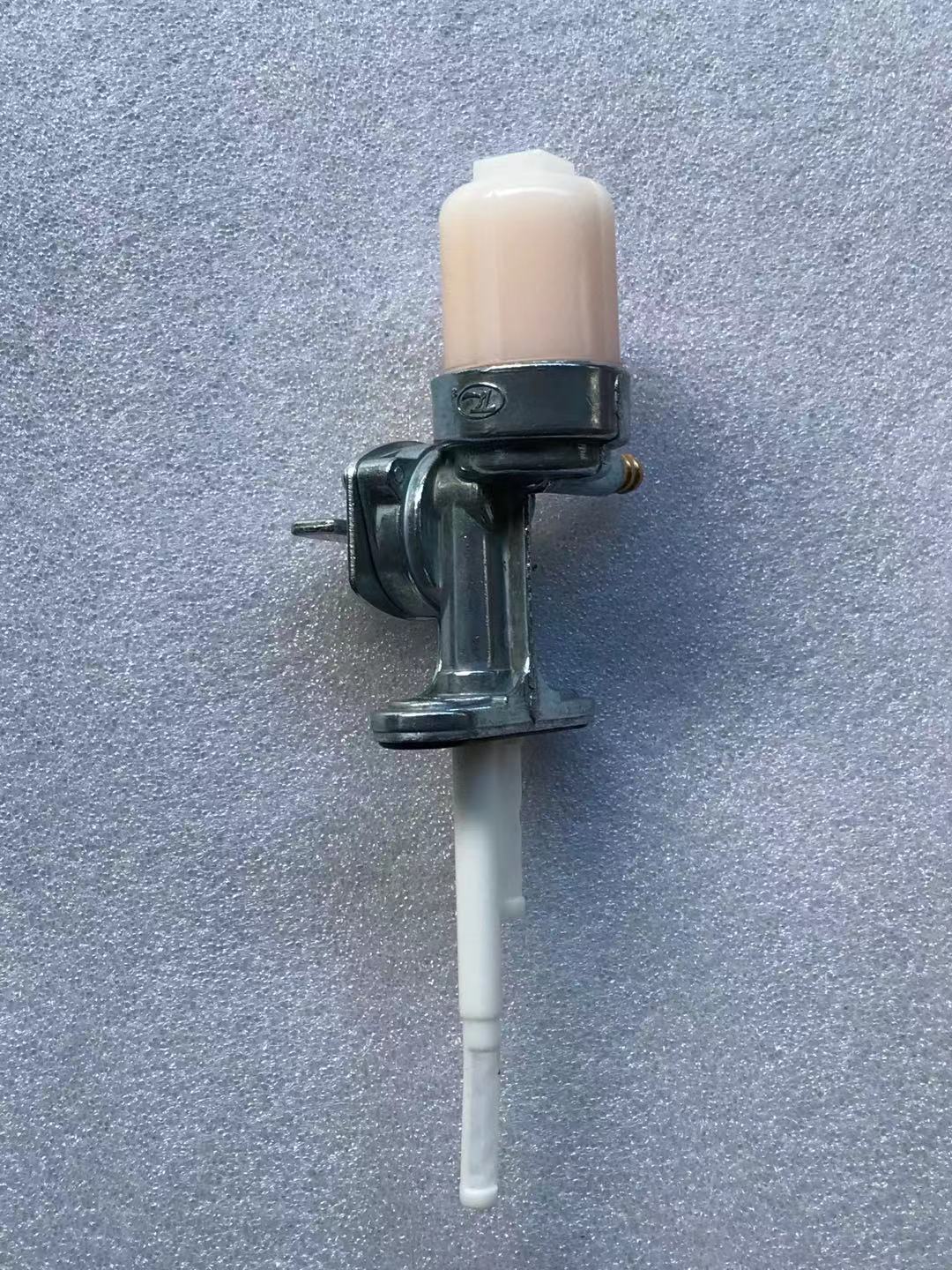 Applicable diamond leopard HJ125K-2 GN125 sharp cool EN125 GT125 oil valve switch with cup fuel switch