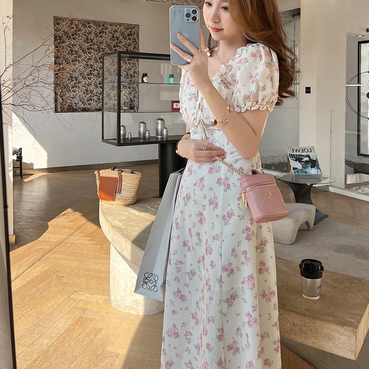 花朵领系带泡泡袖气质法式碎花连衣裙