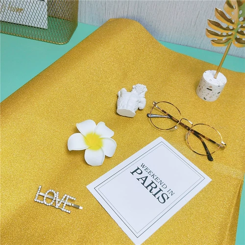 Стенд, длинные солнцезащитные очки