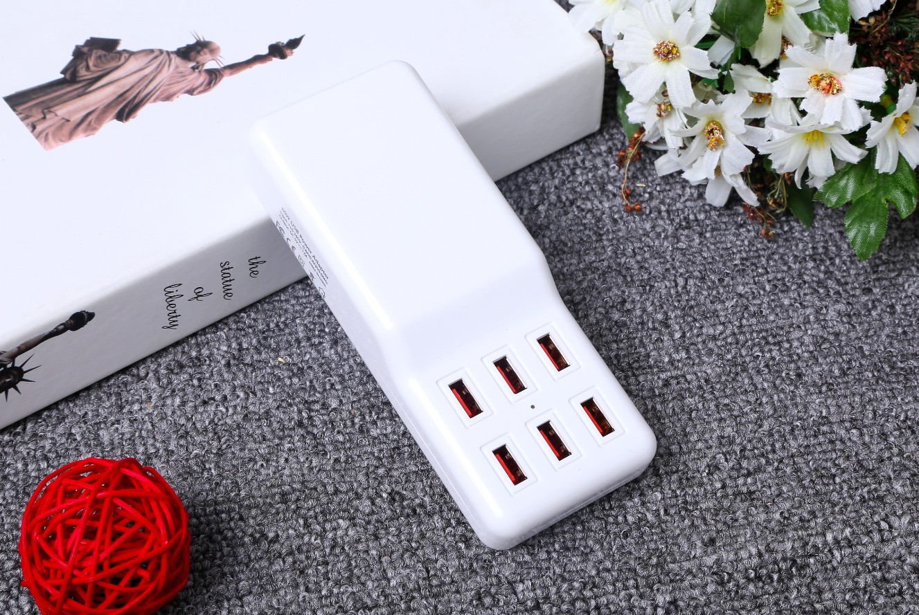 Multi-mouth 6-hole USB charger 12A smart socket 2a mobile phone platoon plug-in multifunction studio centralized charging