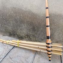 Instrument à anche droite de 70 cm avec haut-parleur. Instrument à anche de la minorité ethnique Yunnan Miao permettant aux débutants de jouer de linstrument à anche après la mort du vieil homme.