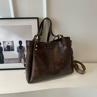 Коричневый nivalent ornament