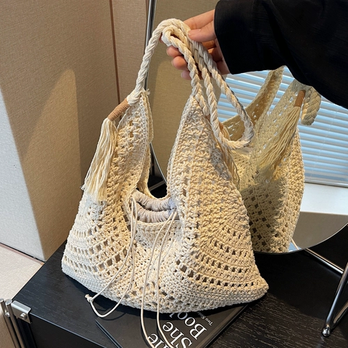 Вместительная и большая летняя пляжная соломенная сумка на одно плечо