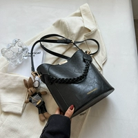 Черная подвеска