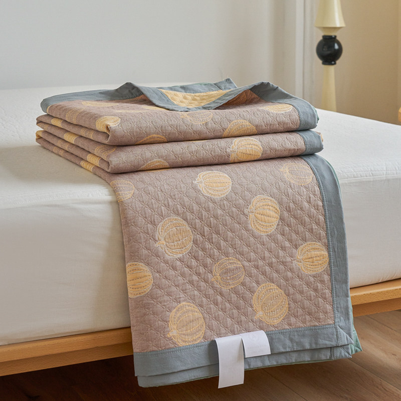 All-Cotton Three-Layer Gauze Non-Slip Bed Cover, Pure Cotton Multi-Functional Towel Quilt, Gauze Blanket, Quilted Bed Sheet, Single Piece, Suitable for All Seasons