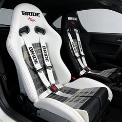 New White Bride Lowmax Wrapped Comfortable Car Seat Modified into a Racing Seat for Gaming Simulator