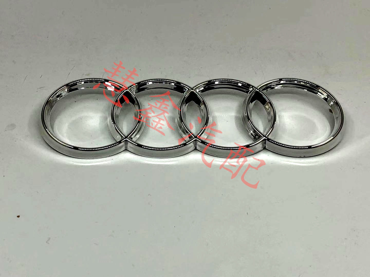 Applicable to Audi A6 A6L A4L Q5 A8 engine upper guard plate mark upper cover plate mark car four-ring mark