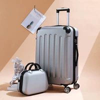 Роскошный материнский ящик Audi серебристого цвета.