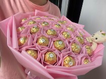 Shenzhen Shunfeng Express Italys Ferero Jinsha Chocolate bouquet for male and female friends Birthday Graduation Gifts
