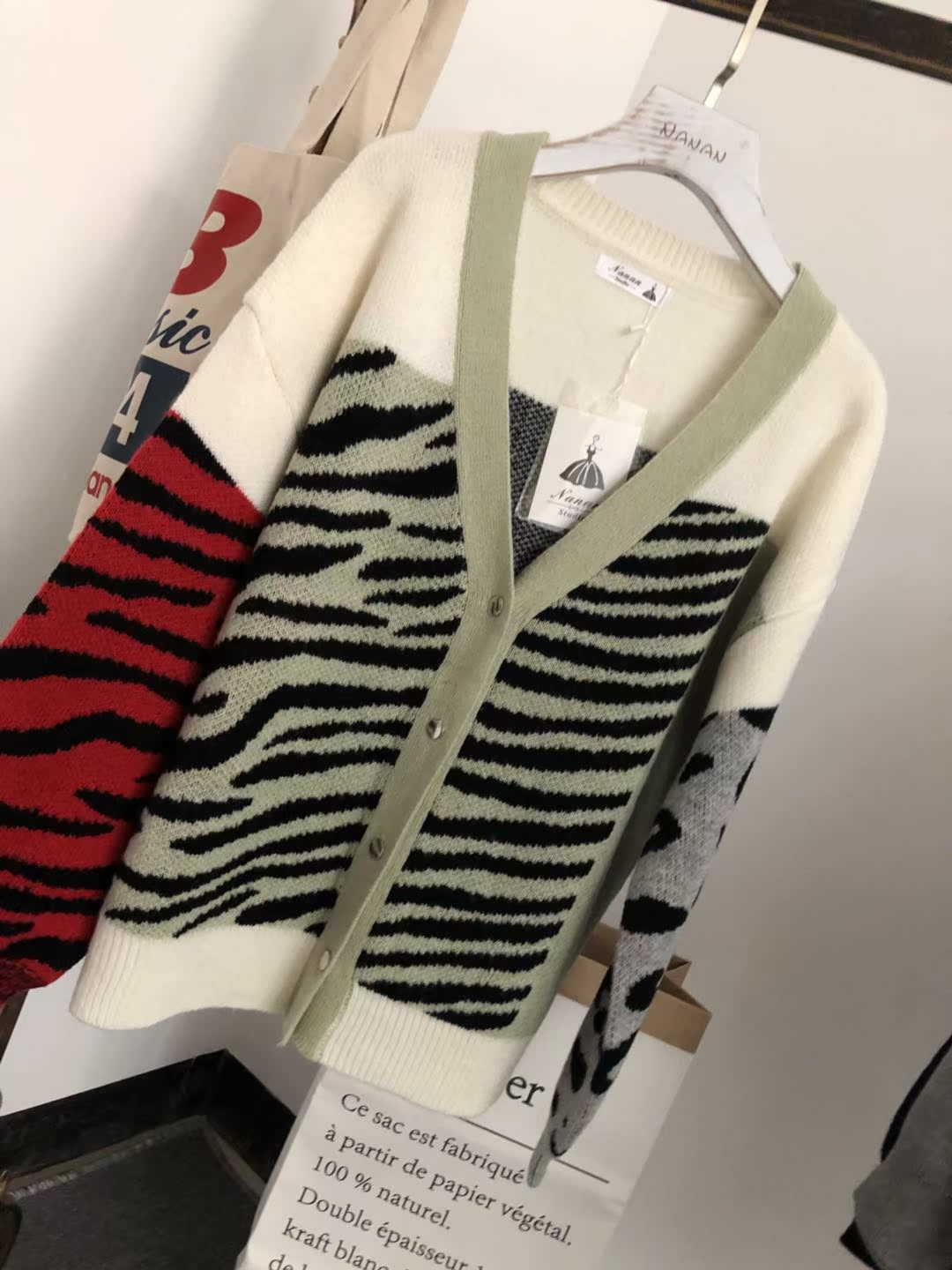 Zhang Beibei ibell mùa thu 2018 mới sang trọng đầu thu mềm mại cho em gái áo len lười áo len ngọt ngào áo cardigan nữ hàn quốc