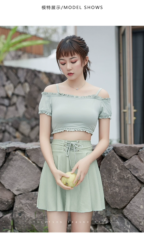 Đồ bơi nữ Xiaotao ba mảnh nóng bỏng Hàn Quốc mùa xuân nhỏ nước hoa thời trang mỏng gợi cảm một bên váy váy lệch vai
