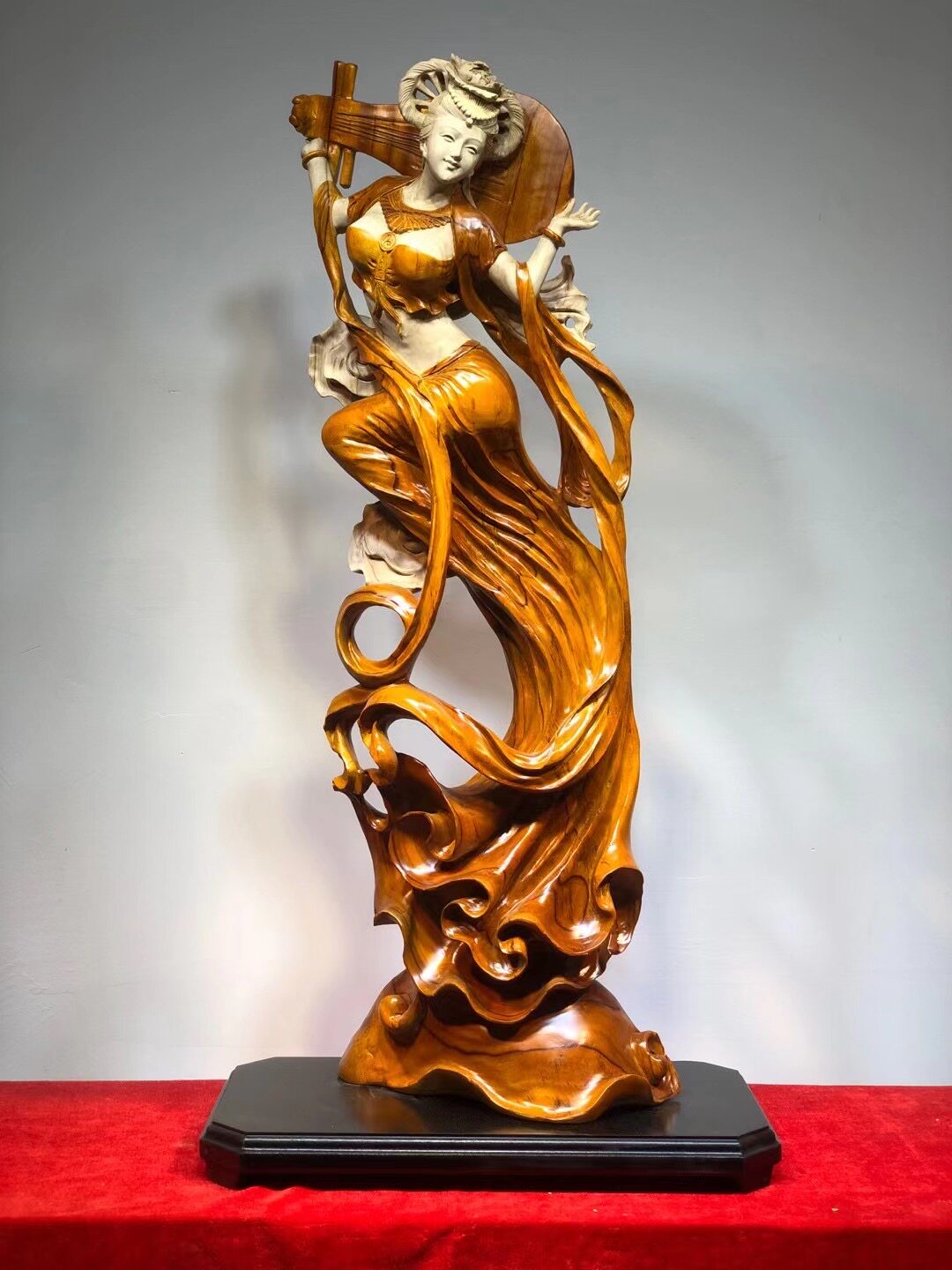 Thuja boxwood carving Buddha statue Chinese home handicraft ornaments solid wood step Guan Gong Feng Shui Top 100