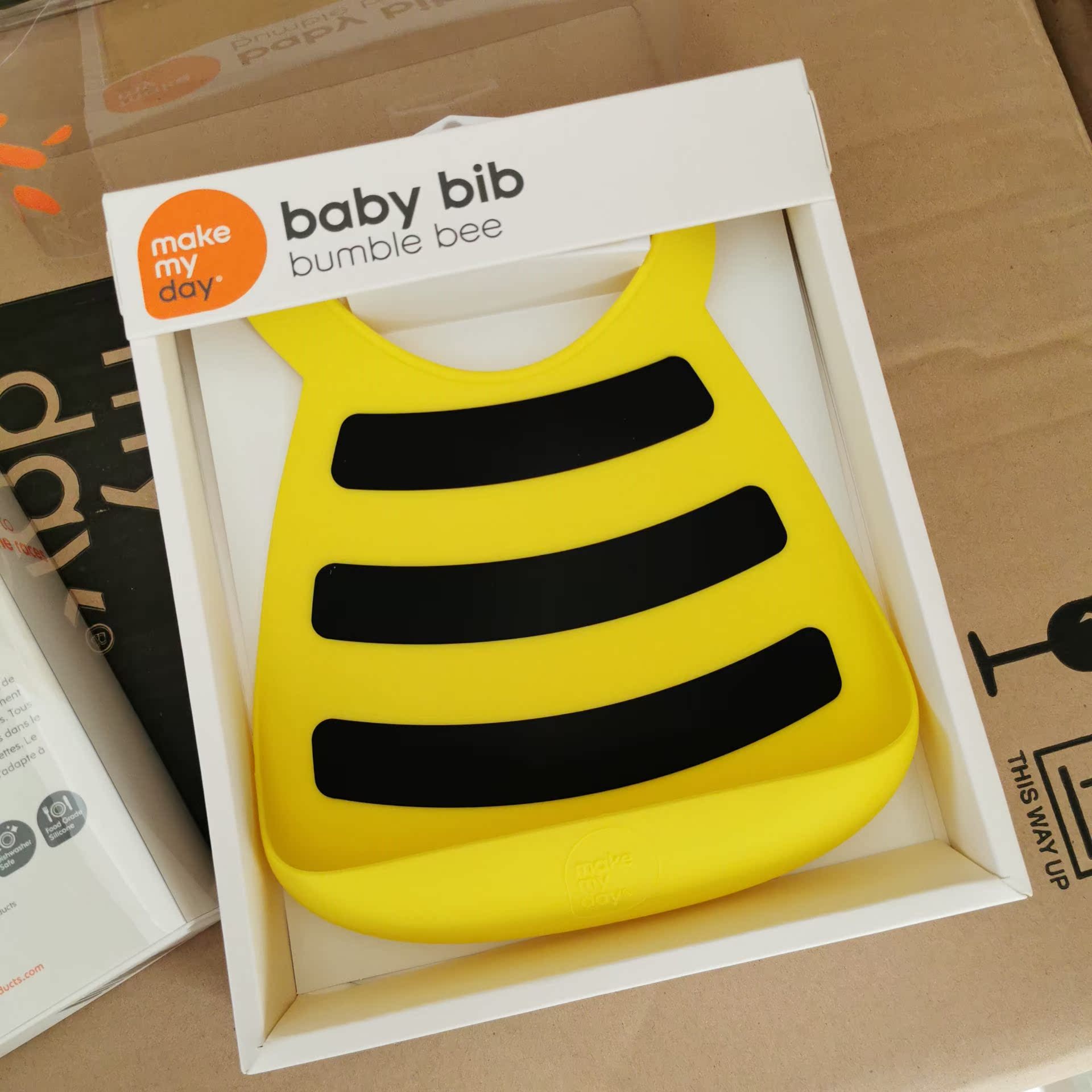 Out of America M* D large bumblebee baby Cubic waterproof dining around pocket Silicone Gel bib
