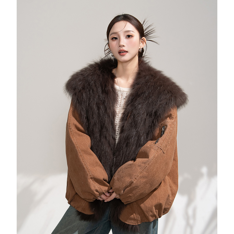 2025 Winter New Style Fox Fur Collar Super Stylish down Jacket for Women, Short Loose Parka Coat with Goose down Lining 2025 Winter New Style Fox Fur Collar Super Stylish down Jacket for Women, Short Loose Parka Coat with Goose down Lining