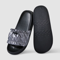 Пространственный серебряный серый