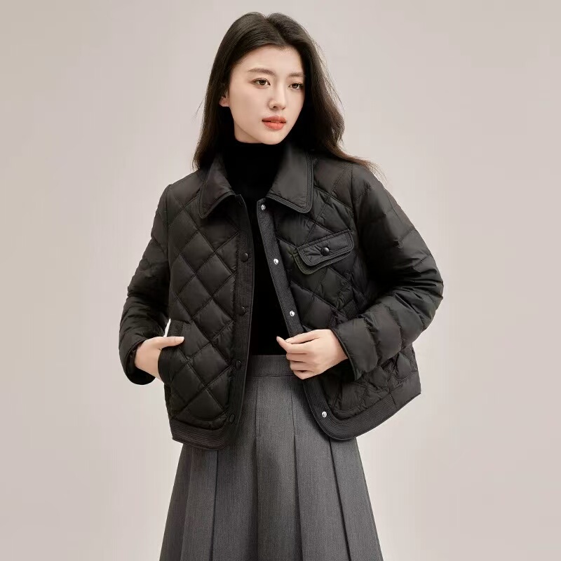 Black New Lightweight down Jacket for Women, Short Style for Petite Figures, Popular Design, Niche Chanel-Style Winter Coat, Warm