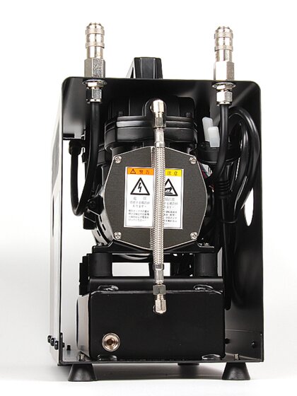 3g Model Iwata/Iwata Is-975Sh Model Spray Gun with Adjustable Pressure and Automatic Shut-Off Air Pump with Air Tank