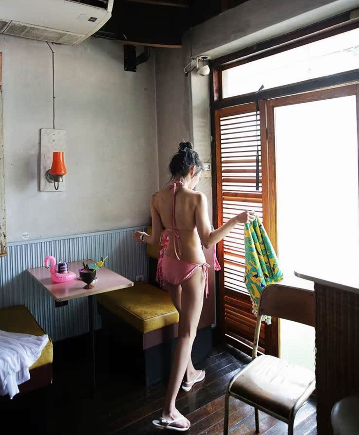 Hàn Quốc lưới đỏ với áo ba lỗ đính sequin khoe thân khoe vòng eo gợi cảm đồ bơi 2 mảnh dạng váy